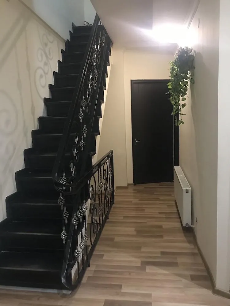 Hotel Cristal Palace Tbilisi 3*,